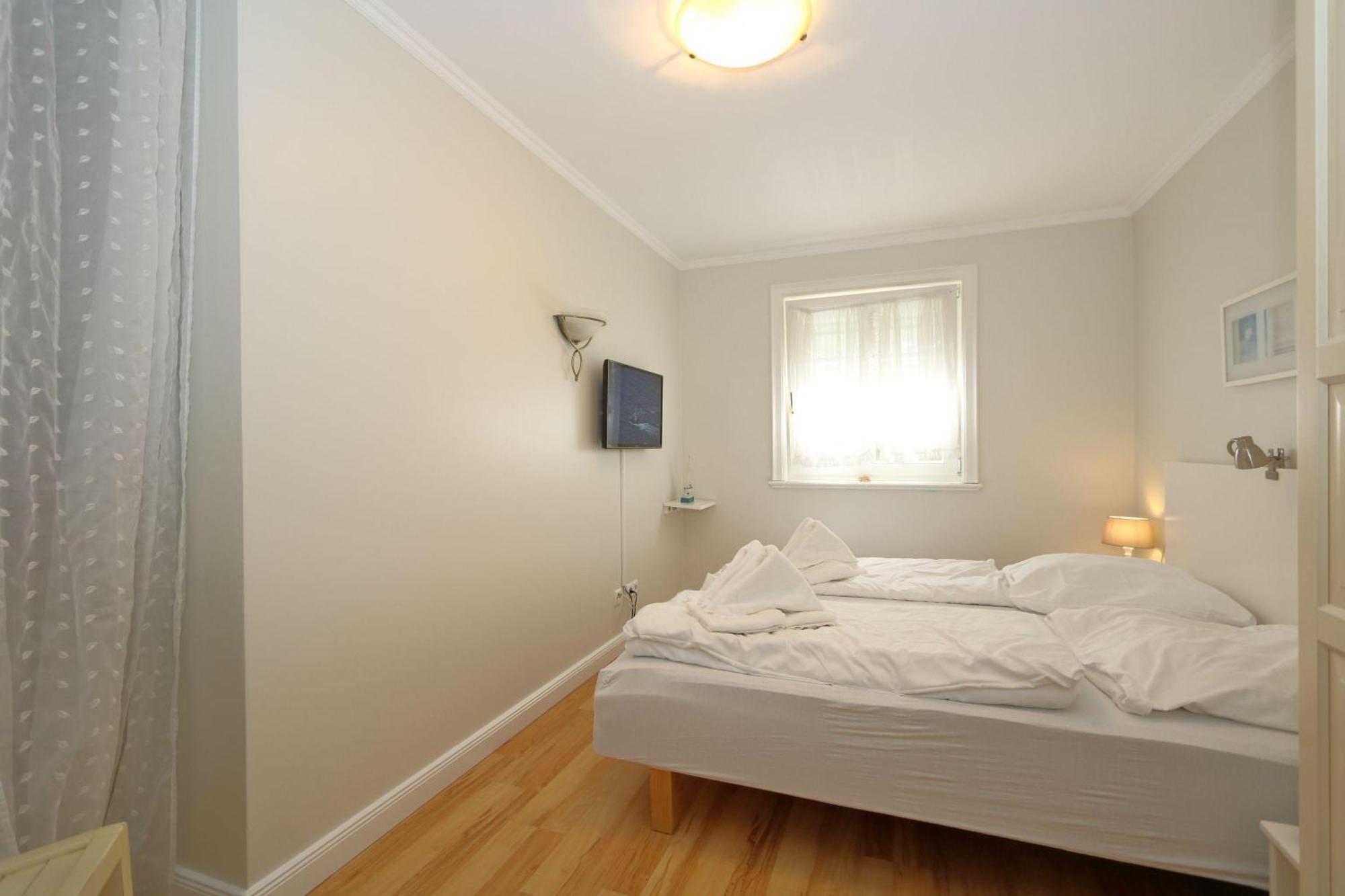 Apartment Friedrichshain, Theodor Storm